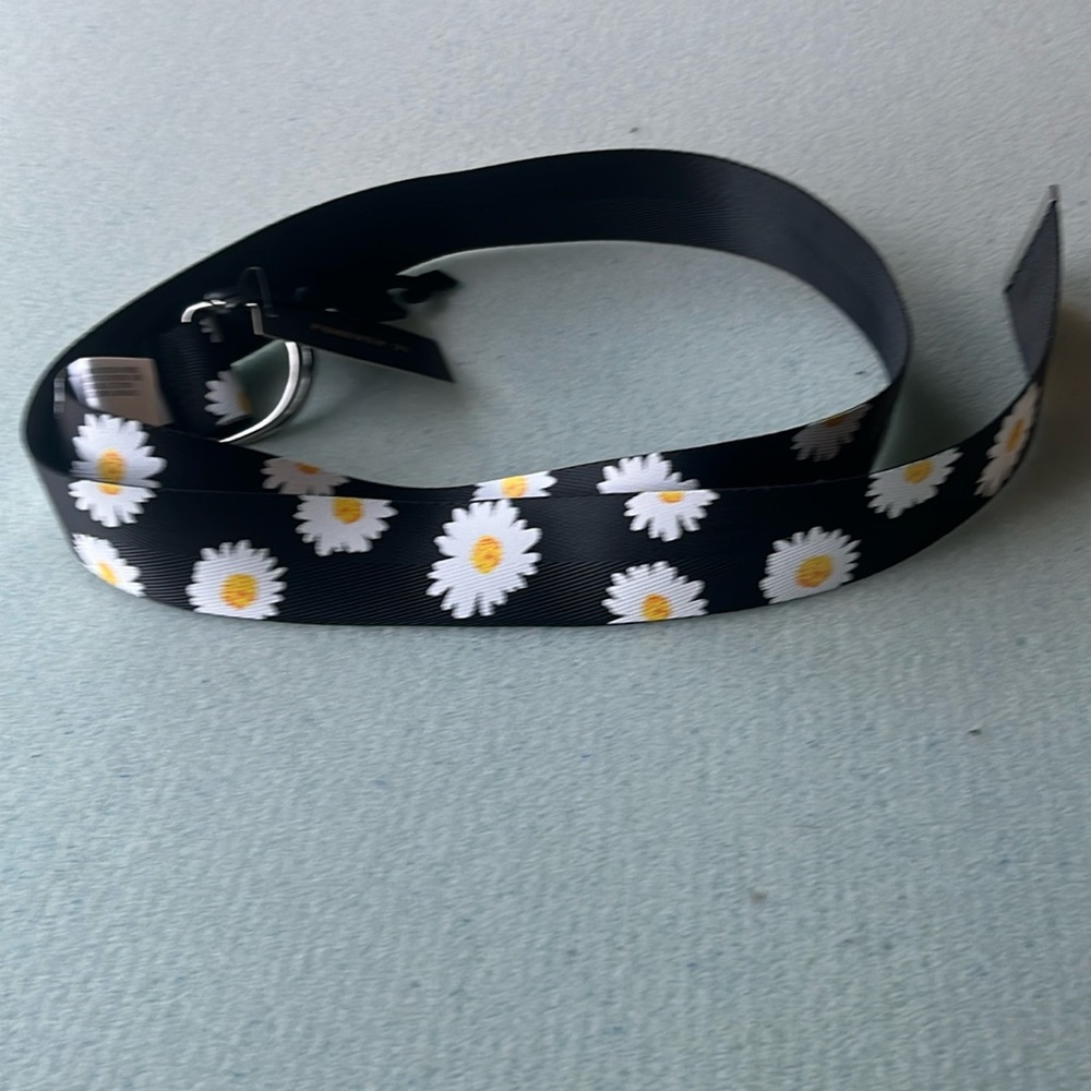 Flower Belt - Picture 2 of 2